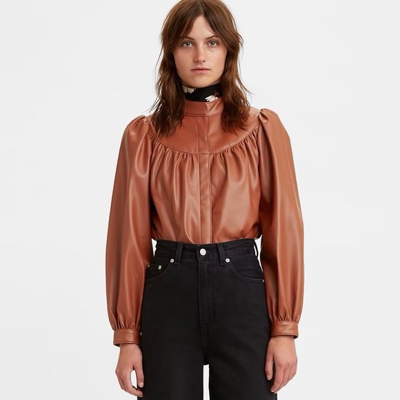 Levi’s button up top (XS) - Picture 4 of 15